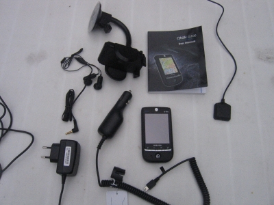 Qtek G100 en bijna alle accessoires (synchronisatie kabel ontbreekt)